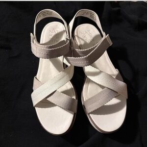 Naturalizer Cream Strappy Sandals